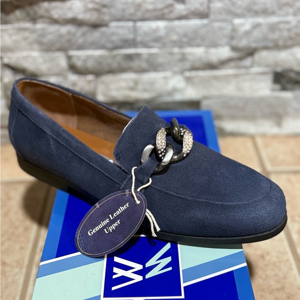 White Mountain Genuine Upper Leather Navy Casavas Loafers - Size Women’s 11